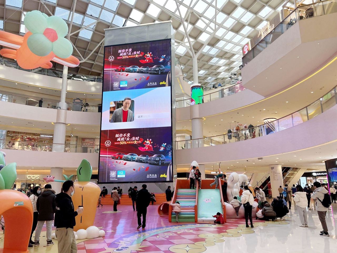 5 Benefits of Partnering with a Full-Service Traditional Billboard Advertising Agency in the GCC